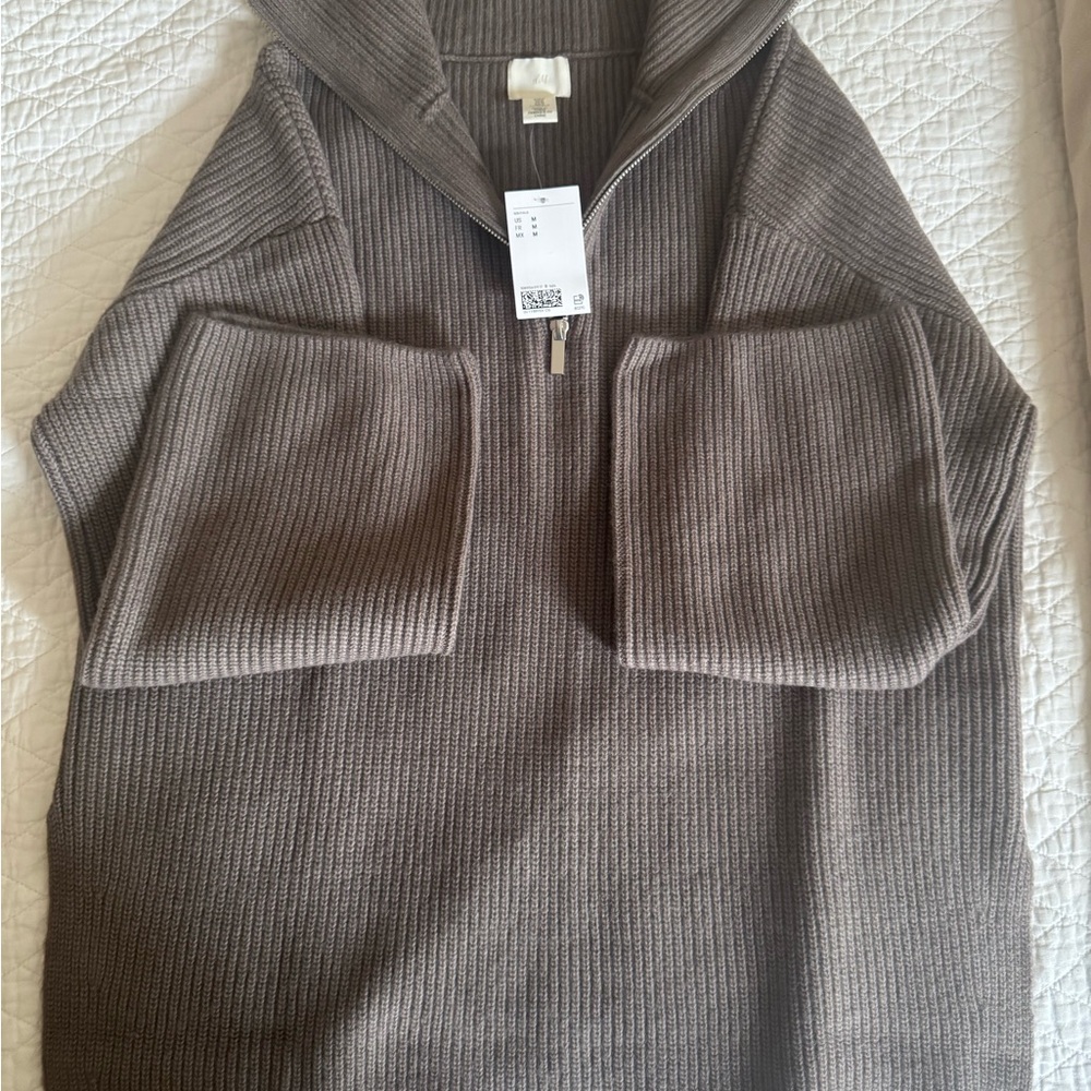 Women’s oversized 3/4 zip sweater - NEW WITH TAGS